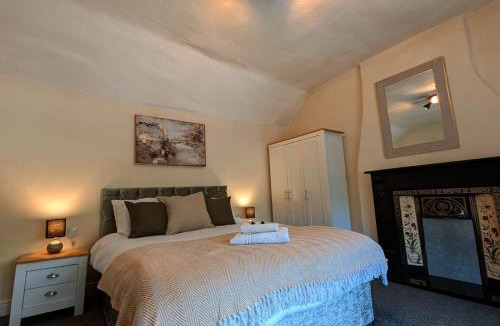 Oakamoor Hotel | Ye Olde Crown Inn