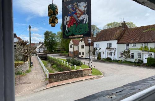 East Meon Hotel | Ye Olde George Inn - Badger Pubs