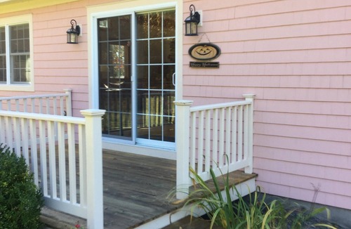 Ocean Point Cottage | Year Round Charming & Cozy Cottage at Ocean Point