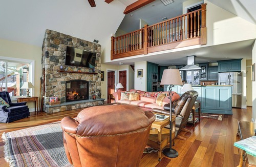 Putnam Station House | Year-Round Fun in Putnam Station: Lakefront Home!
