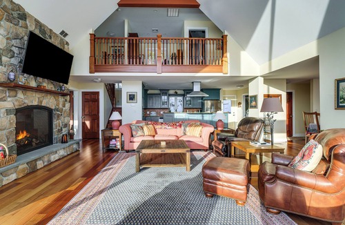 Putnam Station House | Year-Round Fun in Putnam Station: Lakefront Home!
