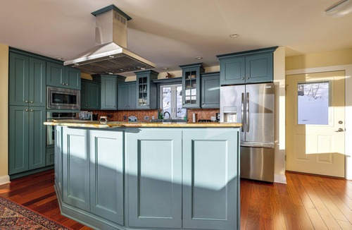 Putnam Station House | Year-Round Fun in Putnam Station: Lakefront Home!
