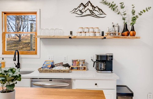 Asheville House | Year-Round Heated Pool, Hot Tub, Mtn View, Sleep16