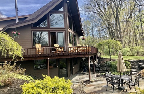 Tully House | Year Round Lake/Ski Home on Crooked Lake