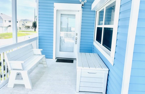 Galveston House | Year round paradise for fishing and beach goers alike .
