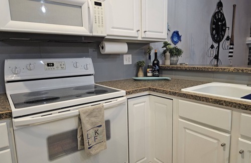 Camdenton Condo | Year Round Relaxation with Beautiful Lake View for Creating Great Memories!