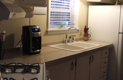 North East House | Year Round Vacation Rental near Erie, PA. Come for the Fishing and Wineries