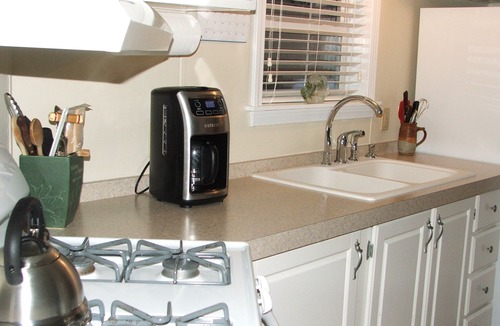 North East House | Year Round Vacation Rental near Erie, PA. Come for the Fishing and Wineries