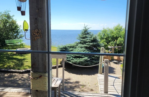 Grand Marais House | Year Round Waterfront Retreat