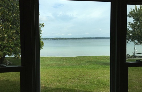 McMillan Cottage | Year-Round Waterfront Cottage