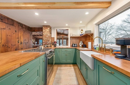 Bayville House | Year-Round Waterfront Cottage