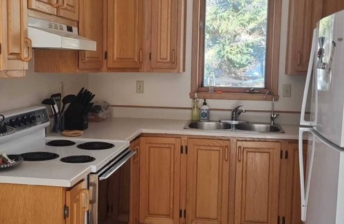 Peaks Island Cabin | Yearround Cottage on Peaks Island