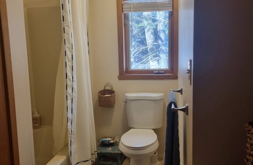 Peaks Island Cabin | Yearround Cottage on Peaks Island