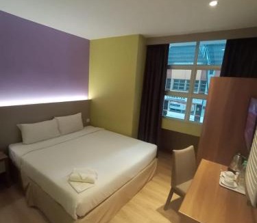 Bandar Baru Permas Jaya Hotel | YEE HOTEL Permas Jaya