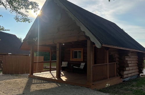 Stendal Cabin | Yellow Banks Log Cabin With Waterfront Views