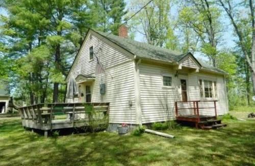 Yellow Lake House | Yellow Barn House