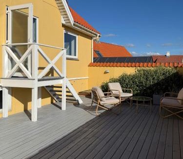 Lokken House | Yellow Beach House With Sauna And View Over Løkken