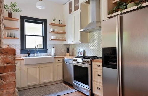 Cabbagetown Apartment | Yellow Brick Road