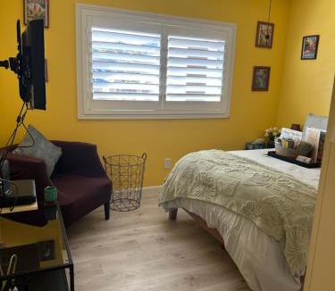 Palm Springs House | Yellow Cactus Oasis