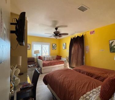 Palm Springs House | Yellow Cactus Oasis