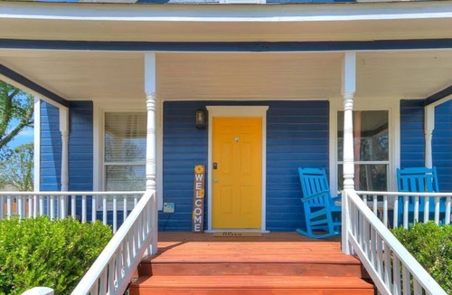 Guthrie House | Yellow Door Cozy Cottage