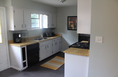 Maxwell House | Yellow Door Inn (3 Br House) in Hip East Nashville Urban Neighborhood