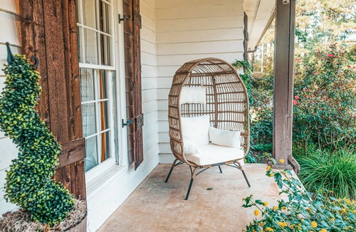 Cliftondale House | Yellow Door Ranch Near Atlanta International Airport