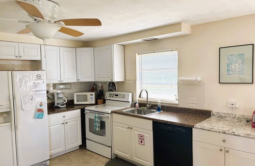 Little Venice House | Yellow Fin Ocean front Breeze- M#11