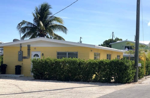 Little Venice House | Yellow Fin Ocean front Breeze- M#11