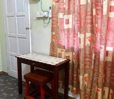 Kuala Rompin House | yellow homestay