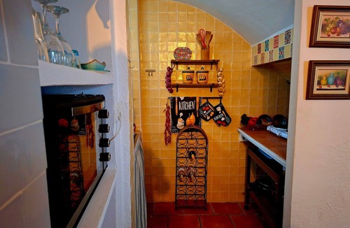 Callosa d' En Sarria House | Yellow House with Wi-Fi and Air Conditioning