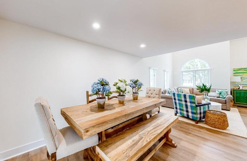 Caine Woods House | Yellow Hurricane