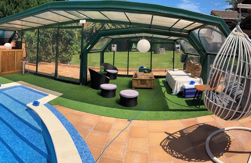 Berreaga-Mendi Villa | YELLOW ROOM WITH TWO BEDS