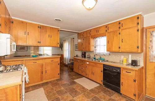 Amarillo House | Yellow Rose House