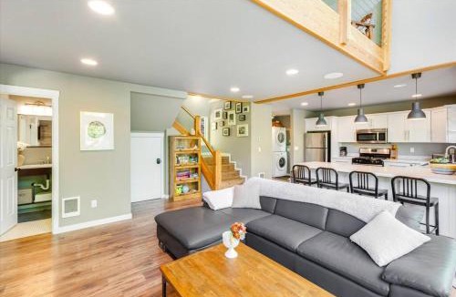 Hoodsport House | Yellow Tail Cabin