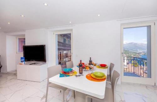 Ronco sopra Ascona Apartment | Yellow View Apartment - Happy Rentals