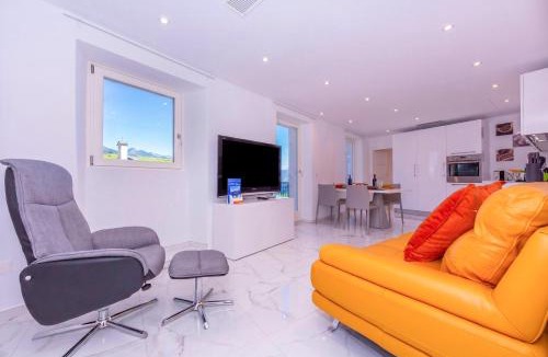 Ronco sopra Ascona Apartment | Yellow View Apartment - Happy Rentals