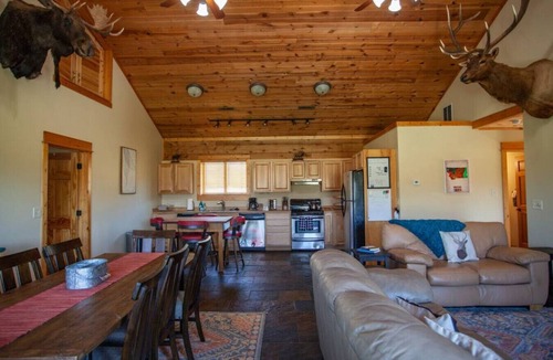 Livingston House | Yellowstone Crest · Yellowstone River frontage