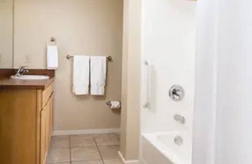 West Yellowstone Resort | YELLOWSTONE . End of Story !