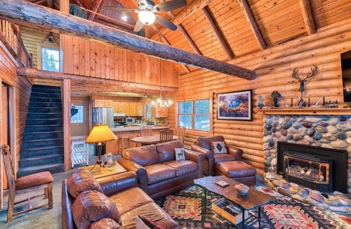 Island Park House | Yellowstone Escape - Game Room - Hot Tub- Fire Pit