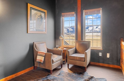Emigrant House | Yellowstone Fun House | Hot Tub, Game Room + 360° Views