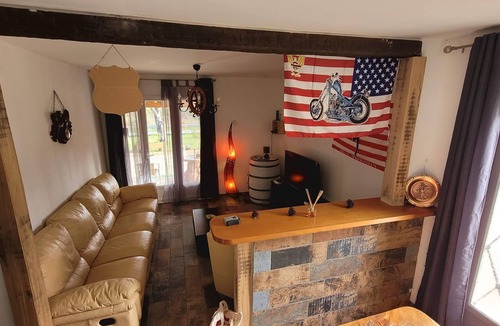 Roaillan House | Yellowstone saloon