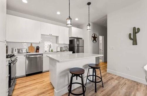 Downtown Sacramento Apartment | Yellowstone Vibes: SacTown Edition!