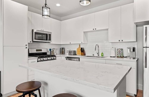 Downtown Sacramento Apartment | Yellowstone Vibes: SacTown Edition!