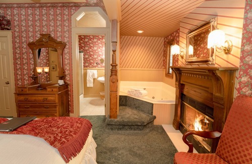 South Haven Bed & Breakfast | Yelton Manor Bed & Breakfast