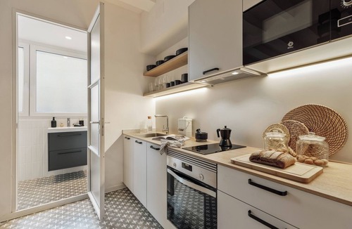 la Vila de Gracia Apartment | Yenda - 2 bedrooms and balcony in Vila de Gràcia