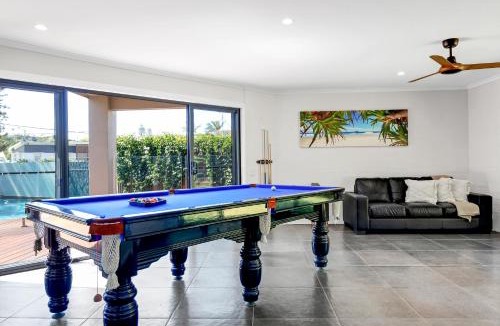 Yaroomba House | Yerranya, pet-friendly beach home w pool