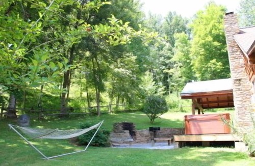Clyde Cabin | Yes, There Are Mini Donkeys! Peaceful Mountain Cabin Retreat