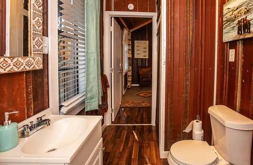 Benton Cabin | Yeti Cabin