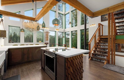 Snoqualmie Pass Ski Chalet | YETI Chalet - Winter & Summer Vacation HOT TUB